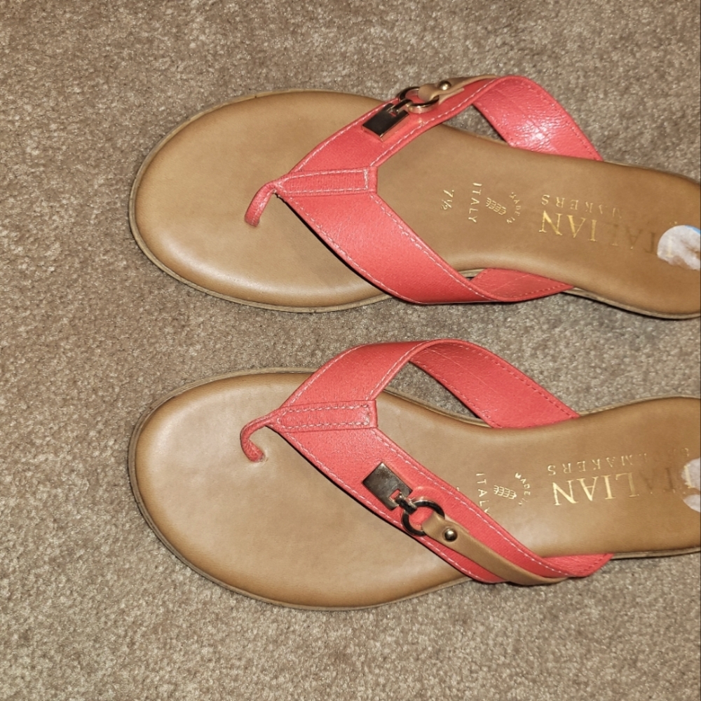 Never worn, italian leather flats